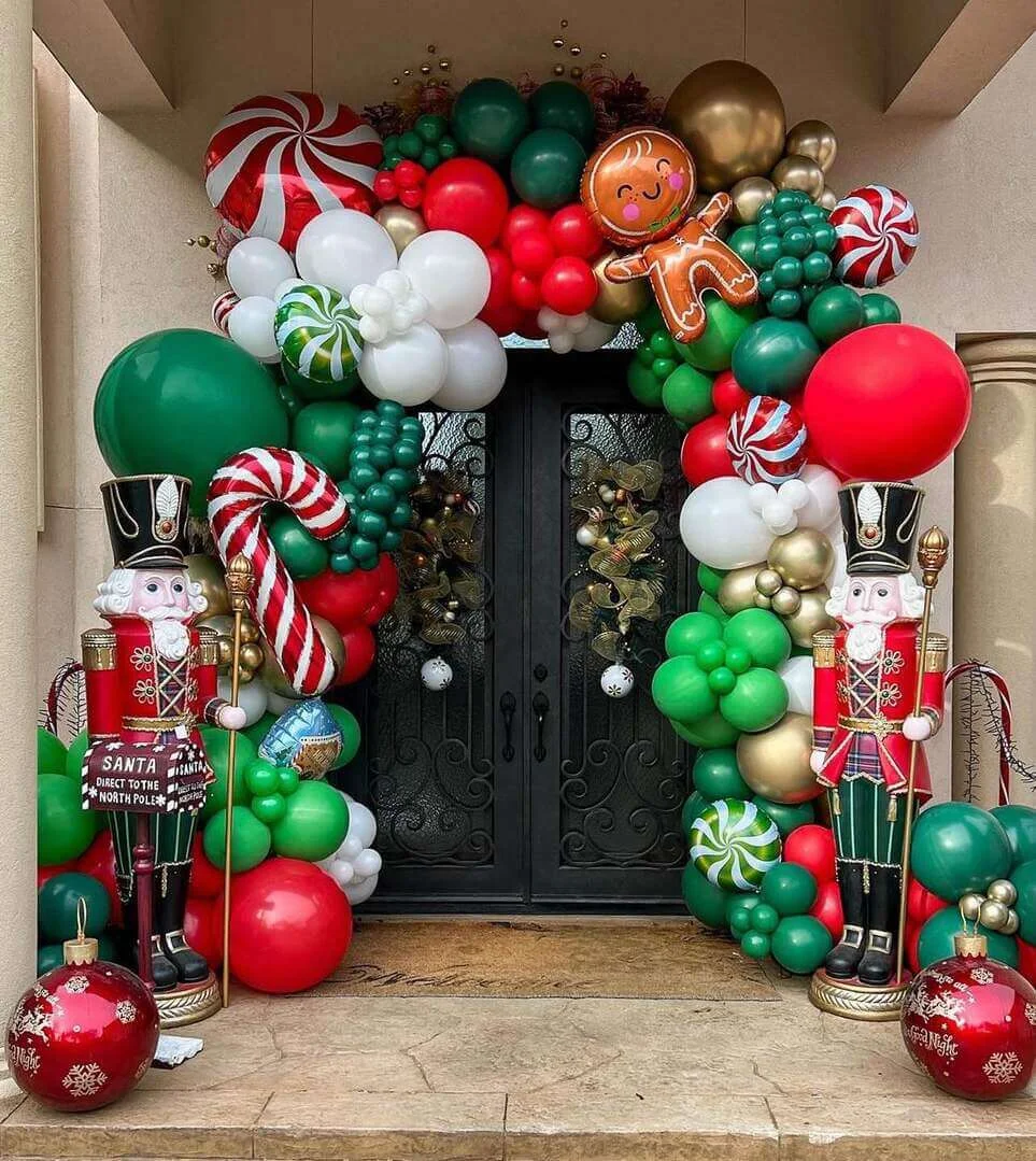 25 Creative Christmas Balloon Decoration Ideas to Brighten Your Celebrations