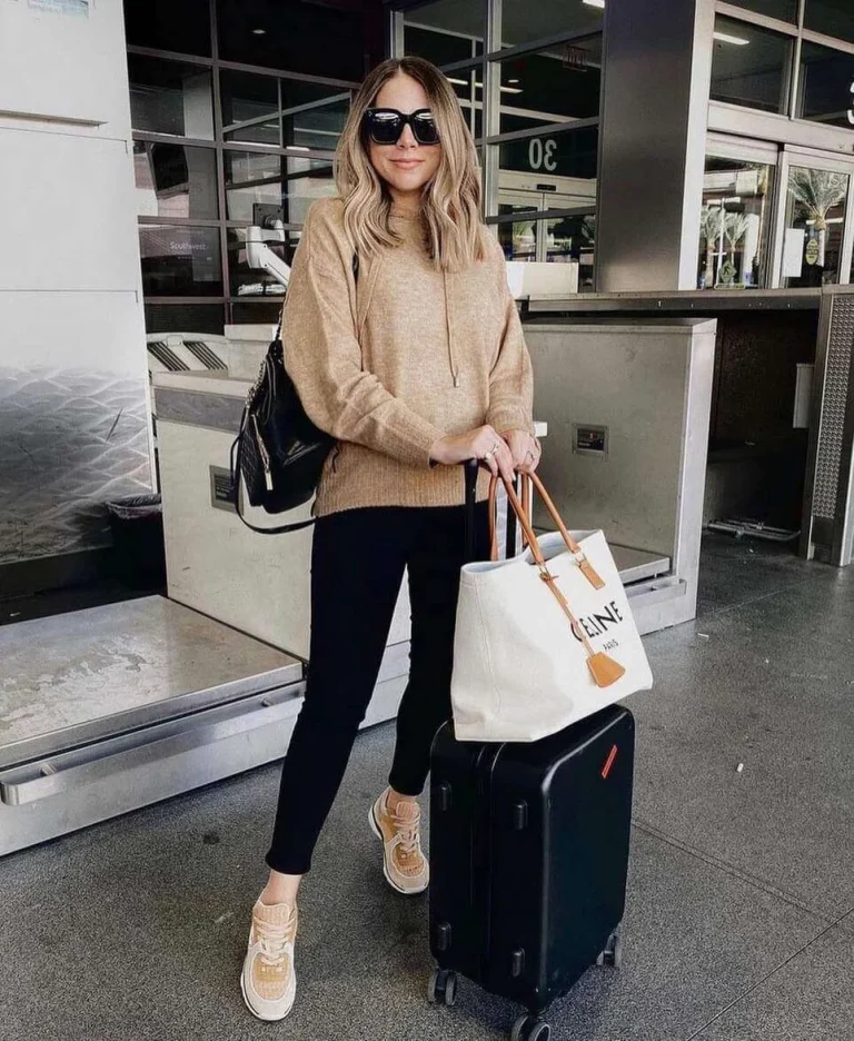 Takeoff in Style with 19 Cute and Comfy Airport Outfits