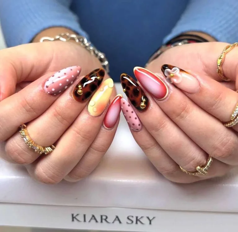 31 Gorgeous August Nails to End Summer in Style