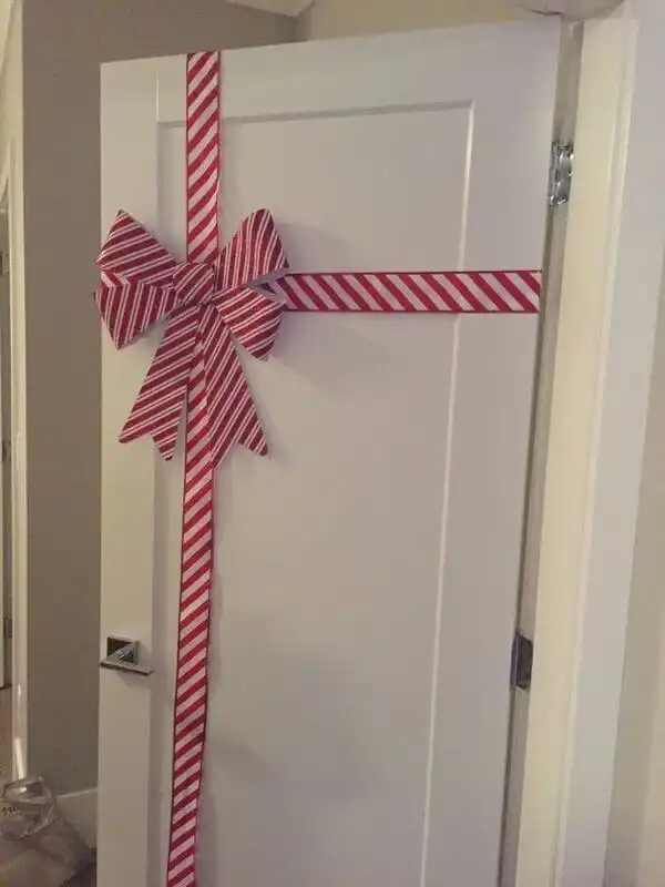 18 Creative Bedroom Door Decor Ideas to Spruce up Your Space
